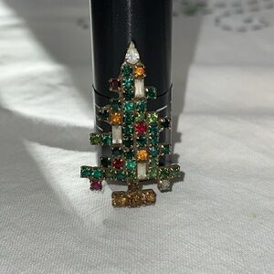 Vintage Weiss Rhinestone Christmas Tree Brooch!!
